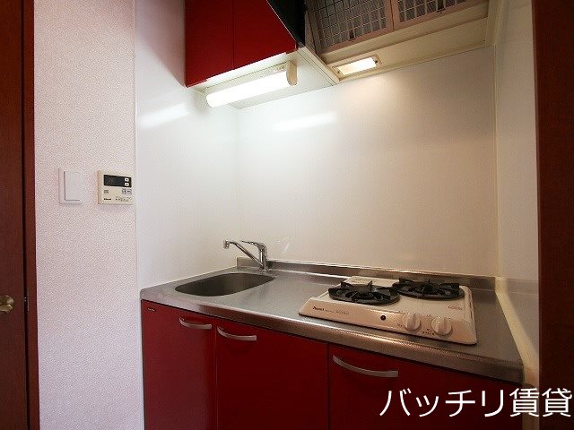 キッチン　※同型タイプ写真のため、現状優先。