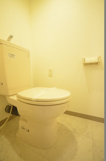 トイレ　別号室の写真です