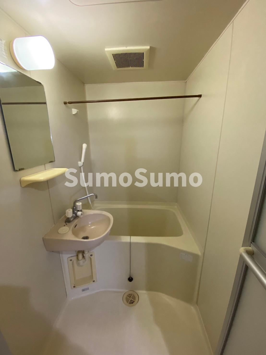 バス・シャワールーム　落ち着いた空間のお風呂です