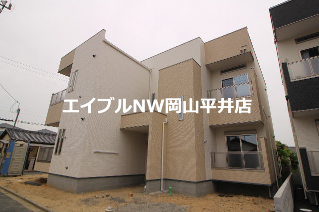 建物外観　工事中