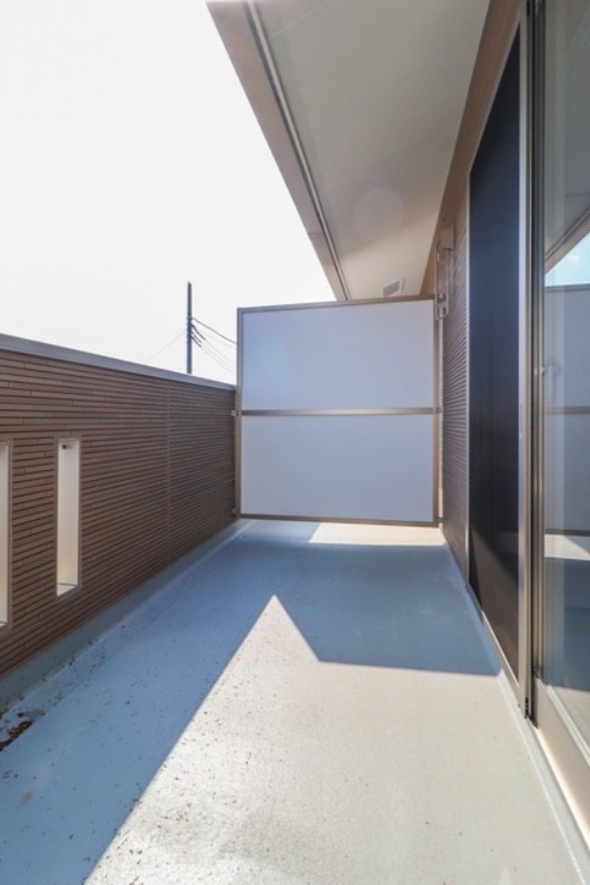 バルコニー　図面と現状に相違がある場合には現状を優先