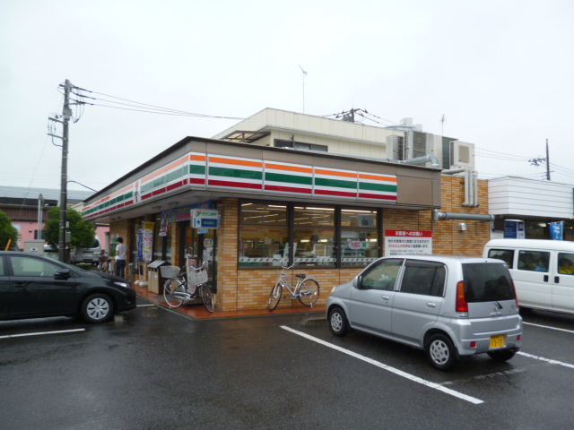 コンビニ　セブンイレブン（コンビニ）まで134m