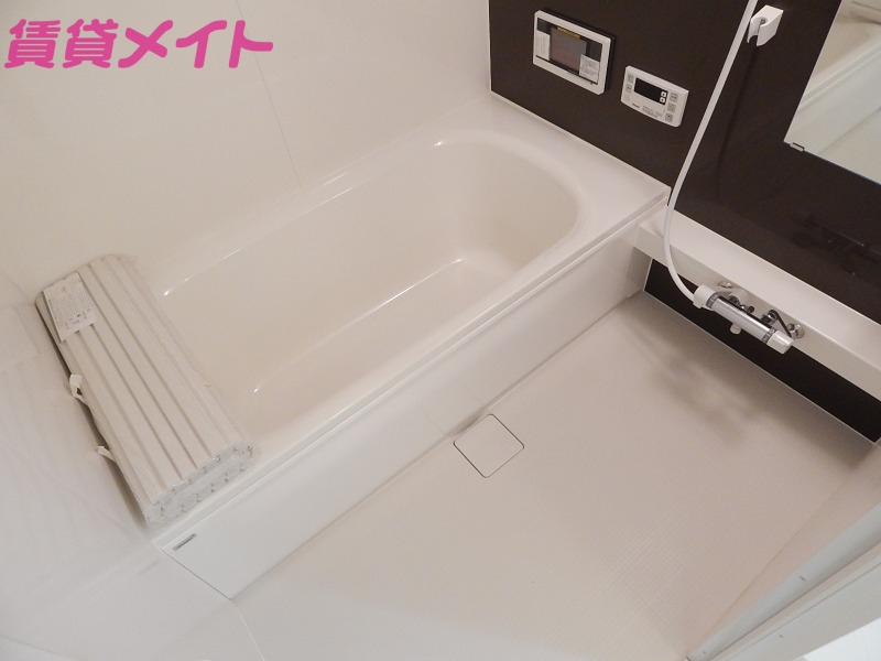 バス・シャワールーム　同物件別部屋写真