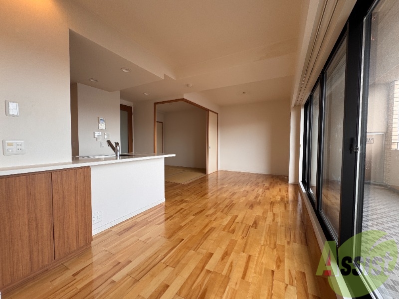 居室・リビング　窓が多数あり痛風良好です！