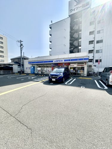 コンビニ　ローソン遠里小野店（コンビニ）まで305m