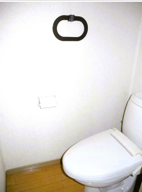 トイレ　洗面用品の収納に便利なトレー