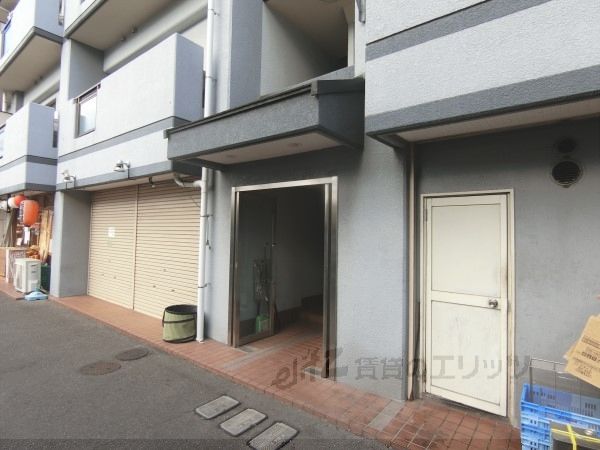 エントランス　エントランス