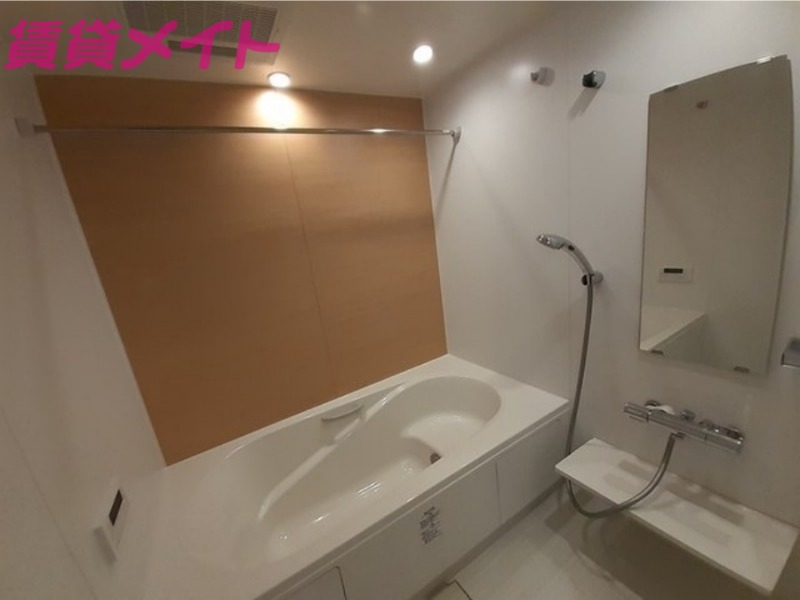 バス・シャワールーム　別部屋同タイプ