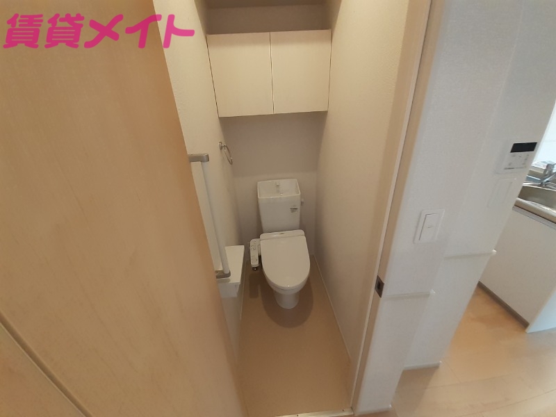 トイレ　別部屋同タイプ