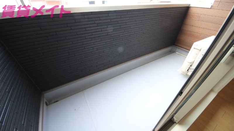 バルコニー　別部屋同タイプ