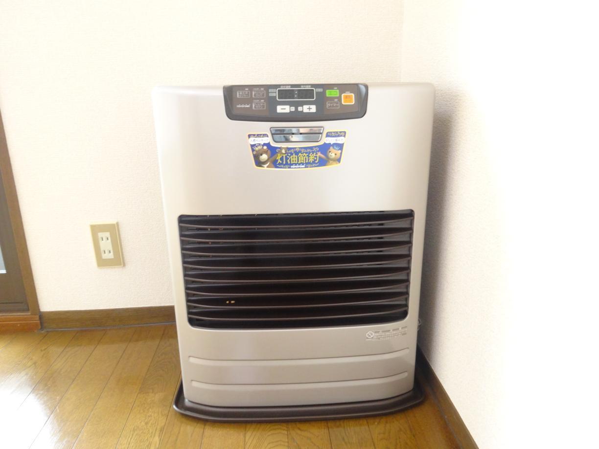 その他設備　灯油ＦＦストーブ（同タイプ）