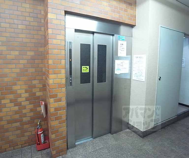 その他　エレベーター付き