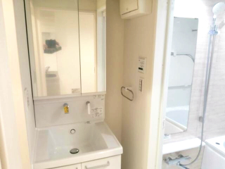 洗面設備　独立洗面台で身支度をすべて済ませてしまいましょう