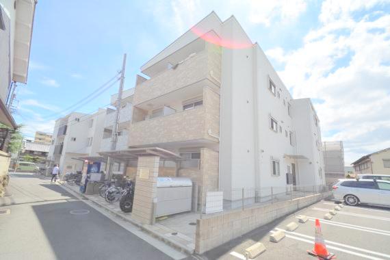 建物外観　綺麗な外観の素敵なお部屋があなたを待っています。