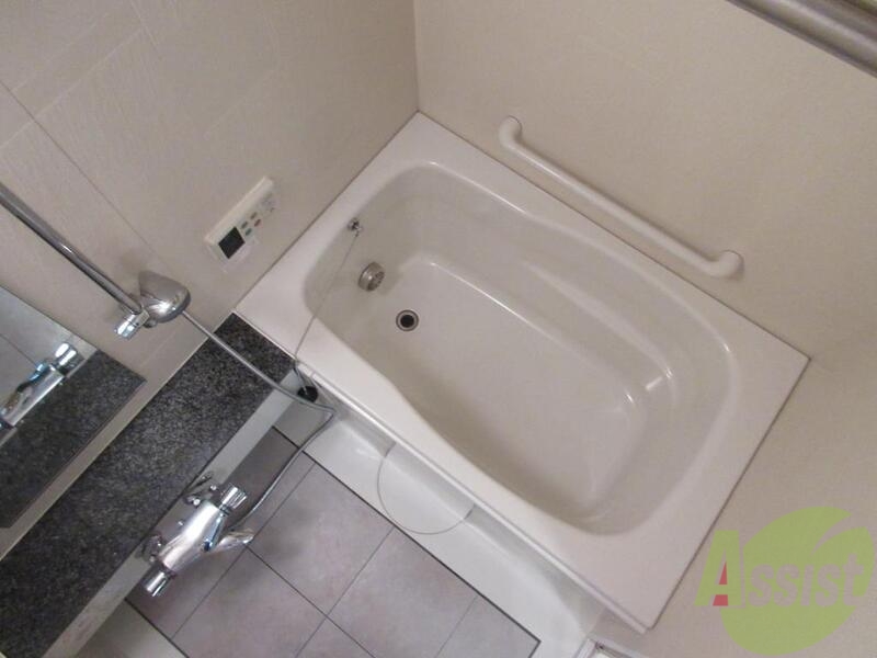 バス・シャワールーム　お湯に浸かって一日の疲れを癒してください。