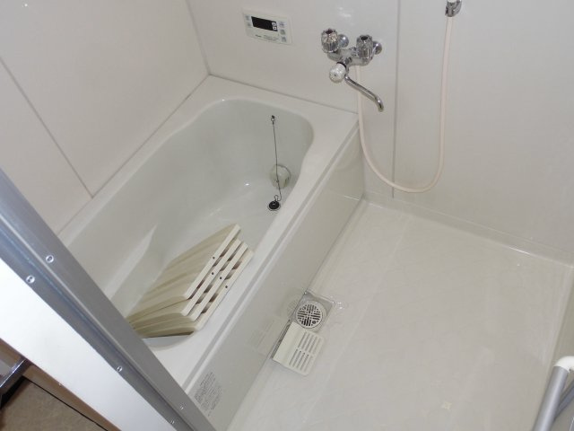 バス・シャワールーム　清潔感のある浴室です♪