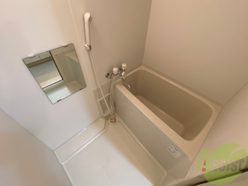 バス・シャワールーム　ユニットバスです。疲れを癒すのに欠かせませんね！