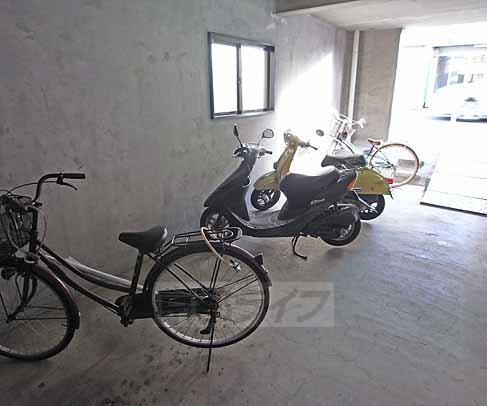 その他共有部分　屋根付き駐輪場