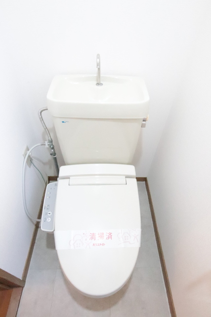 トイレ　温水洗浄便座です！