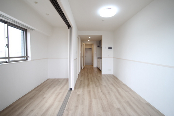 居室・リビング　※他号室の写真です