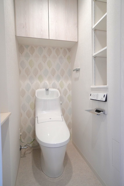 トイレ　※写真は同タイプ住戸です。