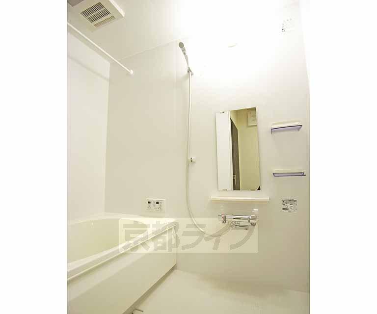 バス・シャワールーム　綺麗なお風呂です。