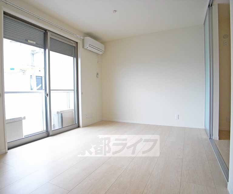 居室・リビング　綺麗な室内です。