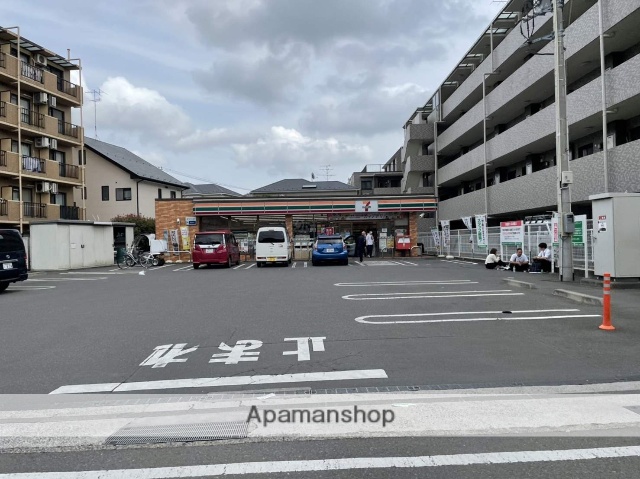 コンビニ　セブンイレブン（コンビニ）まで578m