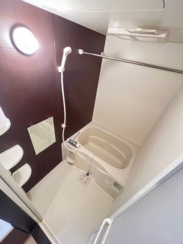 バス・シャワールーム　落ち着いた空間のお風呂です