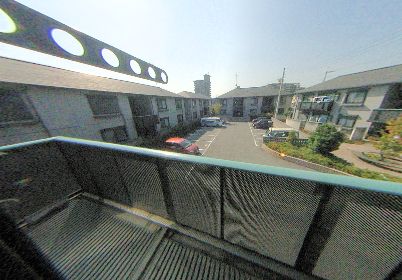 バルコニー　お洗濯にも便利なバルコニー付き