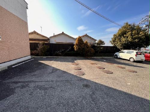 駐車場　駐車場は別料金となります。
