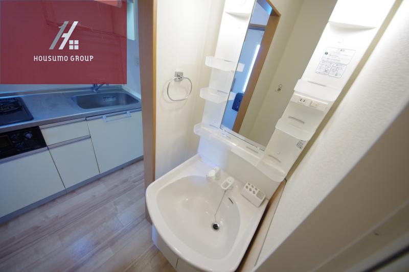 洗面設備　同施工会社・同型モデルの室内です。（参考写真・イメージ写真）