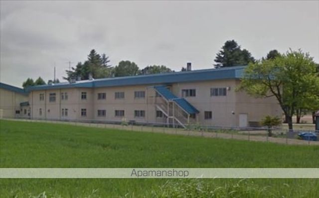 中学校　川西中学校（中学校）まで4022m