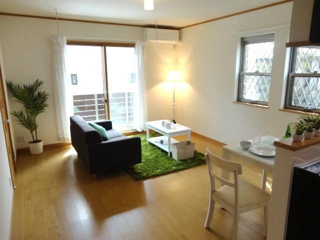 その他部屋・スペース　★ダイニングテーブルとソファーも楽々置けます★モデルルーム★