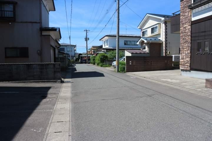 その他　前面道路（その他）まで0m