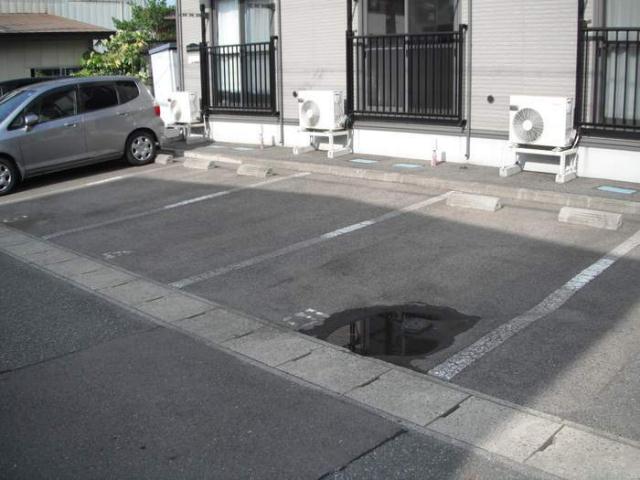 その他　駐車場（その他）まで0m