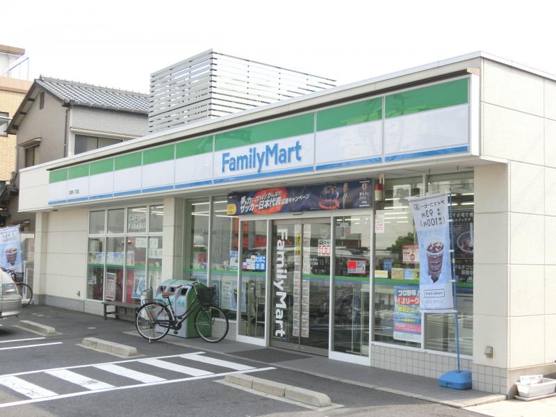 コンビニ　ファミリーマート皆実町一丁目店（コンビニ）まで94m