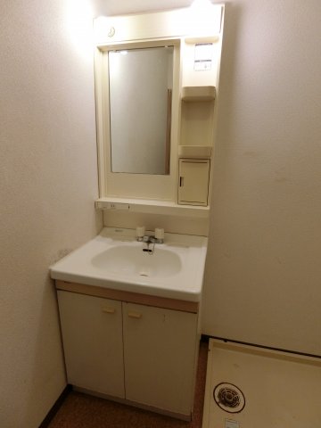 洗面設備　別室参考写真　独立洗面台