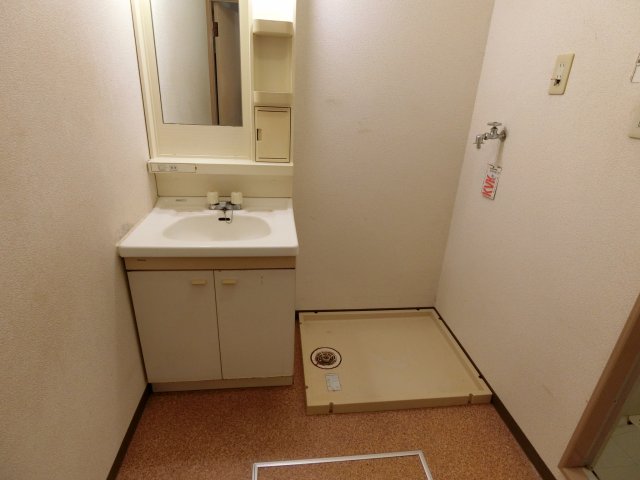 その他　別室参考写真　室内洗濯機置場