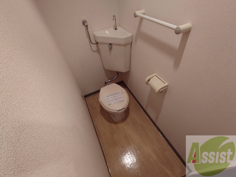 トイレ　こちらはトイレです。清潔感があり、安心して使用できます。