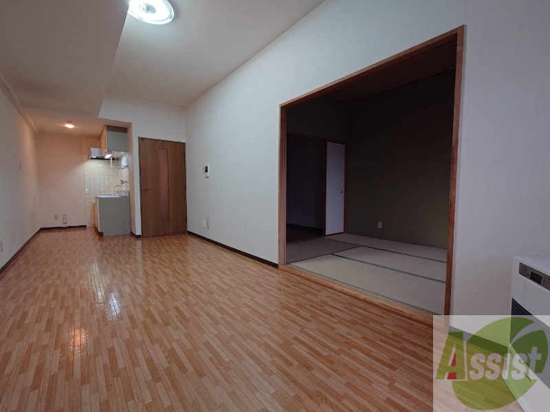 居室・リビング　広くてキレイなお部屋が広がっていて、充実した生活が送れそう。