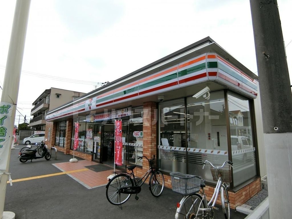 コンビニ　セブンイレブン北越谷3丁目店（コンビニ）まで390m