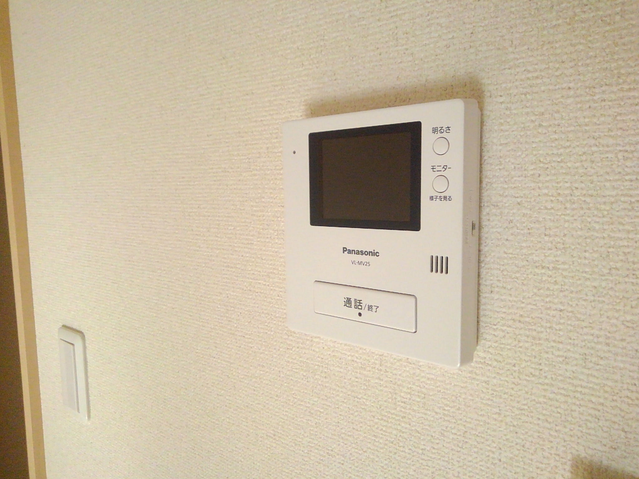 セキュリティ　TVモニターホン、女の子の一人暮らしも安心ですね