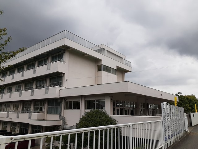 小学校　座間市立立野台小学校（小学校）まで335m