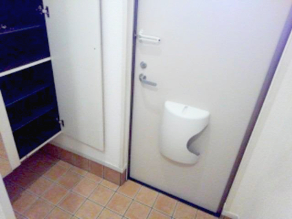 玄関　収納もある玄関です