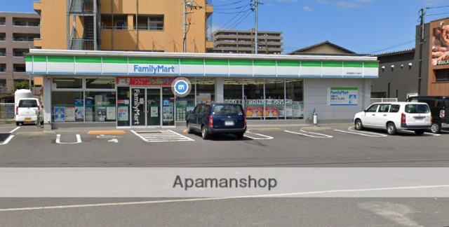 コンビニ　ファミリーマート（コンビニ）まで507m