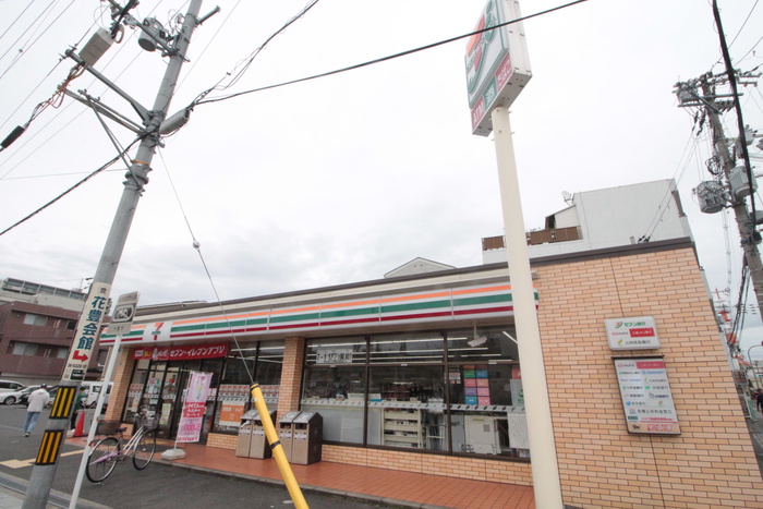 コンビニ　セブンイレブン（コンビニ）まで160m