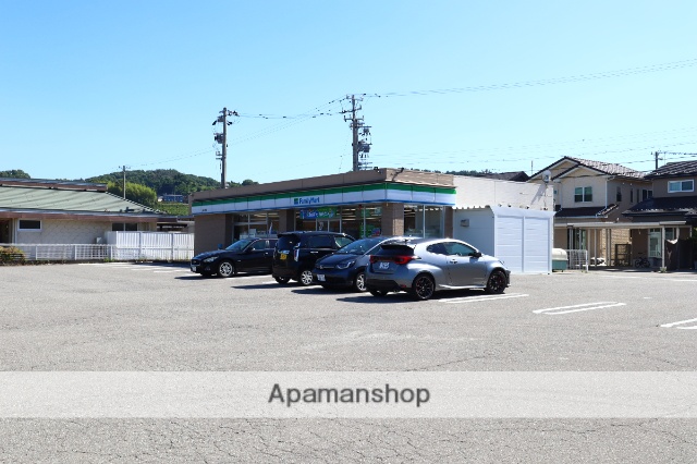 コンビニ　ファミリーマート金沢大桑店（コンビニ）まで1083m
