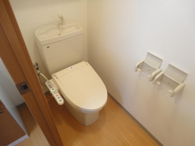 トイレ　シャワー付トイレ