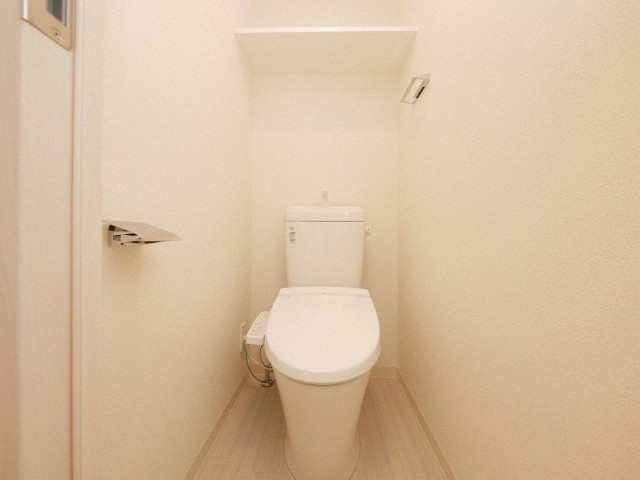 トイレ　落ち着いた空間のトイレです